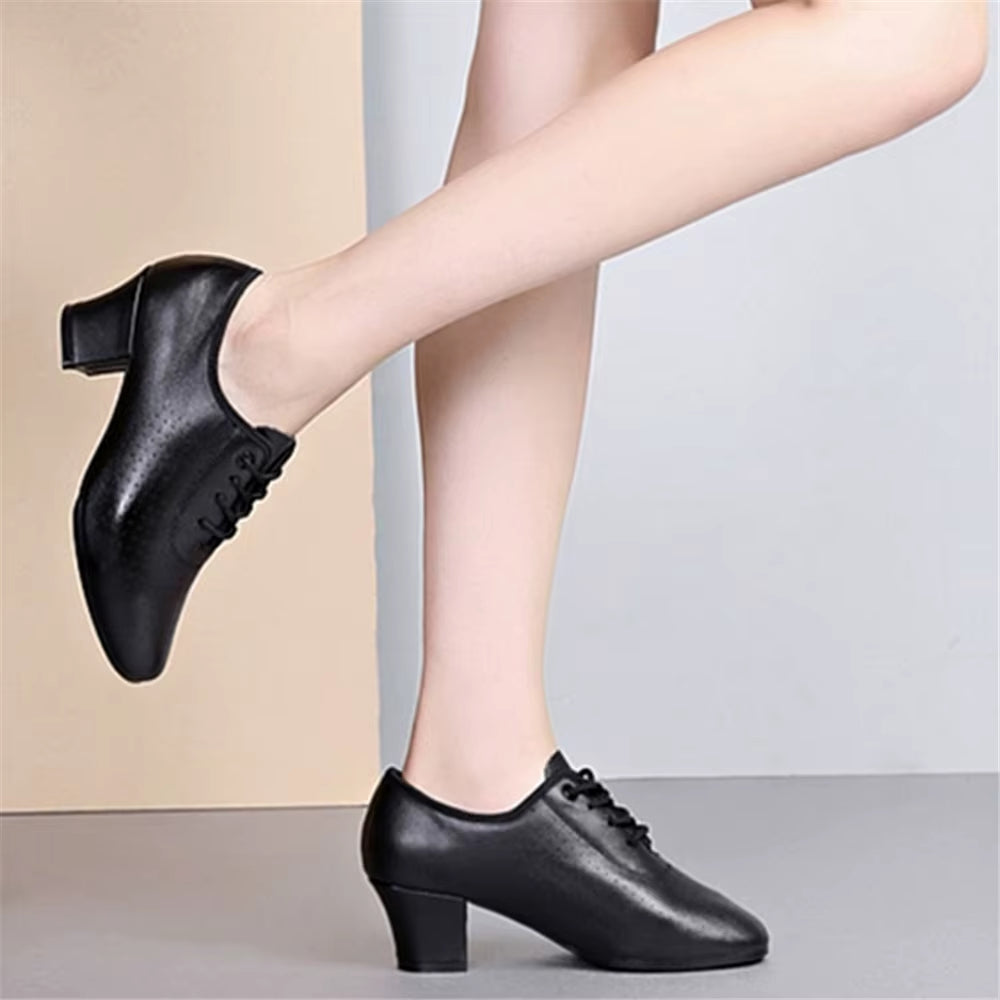 Women'S Cowhide Latin Dance Shoes Soft-Soled Ballroom Dancing Training Shoes Adult Square Ballroom D...